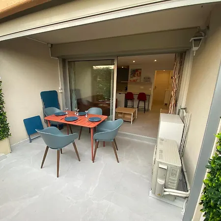 T2 Climatise Avec Terrasse, Port Santa Lucia A 2 Min Διαμέρισμα Saint-Raphaël