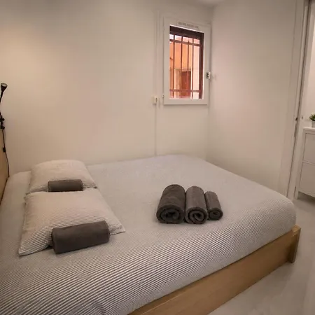 Apartment T2 Climatise Avec Terrasse, Port Santa Lucia A 2 Min