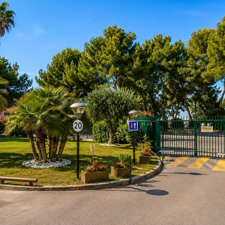 T2 Climatise Avec Terrasse, Port Santa Lucia A 2 Min Apartment *