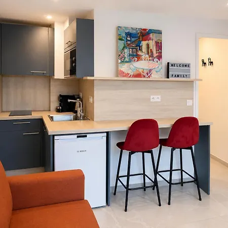 Apartment T2 Climatise Avec Terrasse, Port Santa Lucia A 2 Min *