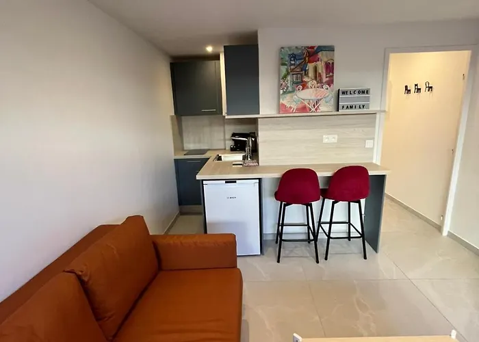 T2 Climatise Terrasse Port Santa Lucia 2 Min Apartment