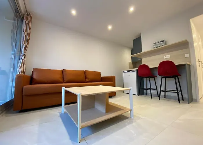 T2 Climatise Terrasse Port Santa Lucia 2 Min