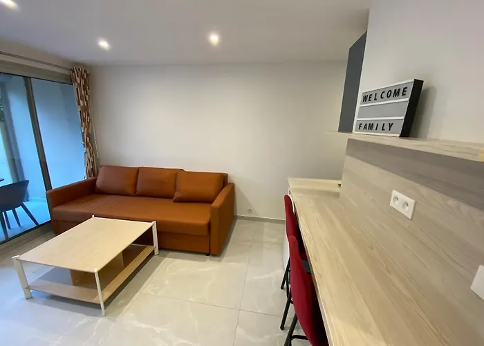 Apartment T2 Climatise Terrasse Port Santa Lucia 2 Min Saint-Raphael (Var)