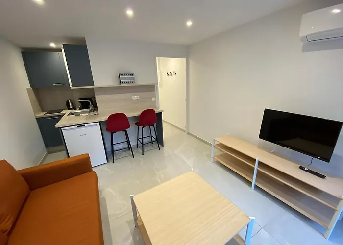 T2 Climatise Terrasse Port Santa Lucia 2 Min *