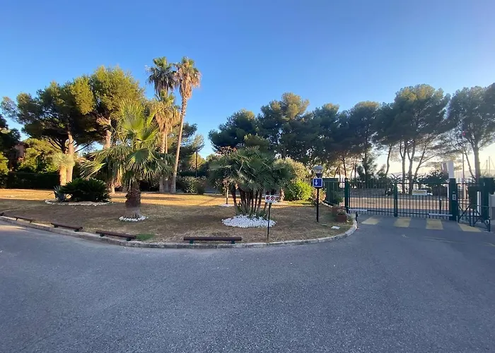 T2 Climatise Terrasse Port Santa Lucia 2 Min *